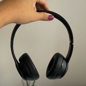 Black Wireless Beats Solo 3
